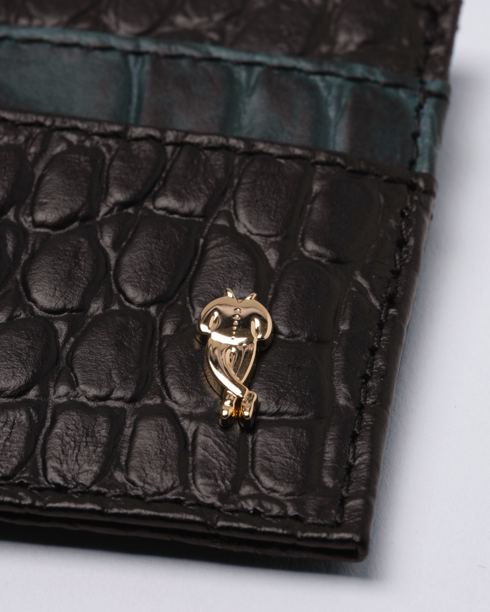 Crocodile Embossed Leather Card Holder - Black | Le Alfré